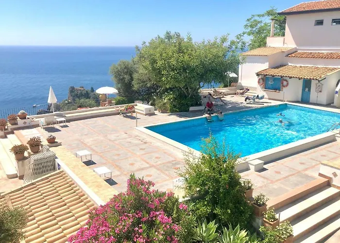 Albergo economico: Residence Terra Rossa Taormina
